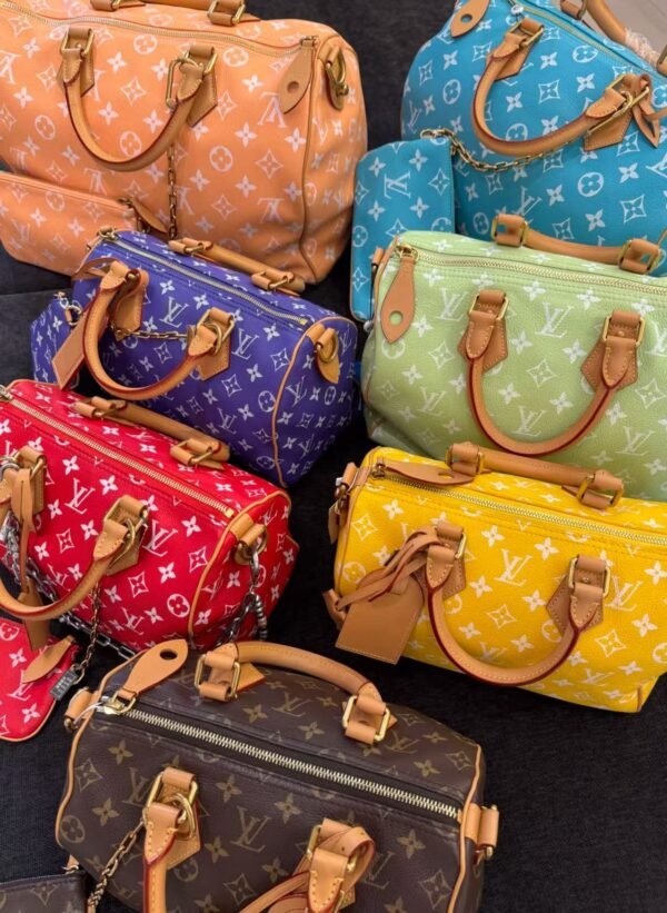 It's so beautiful. The Speedy P9 comes in many colors and sizes: 25, 30, 40, and 45. - Image 6